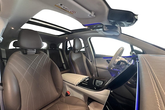 Mercedes-Benz EQE500 SUV 13 of 30