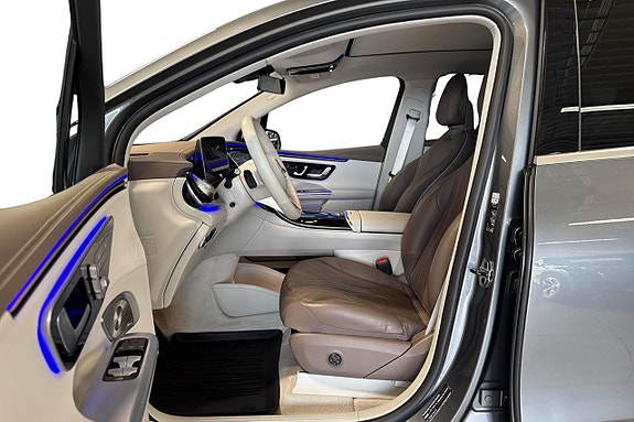 Mercedes-Benz EQE500 SUV 8 of 30