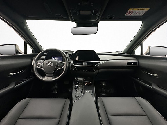 Lexus UX250h 12 of 30