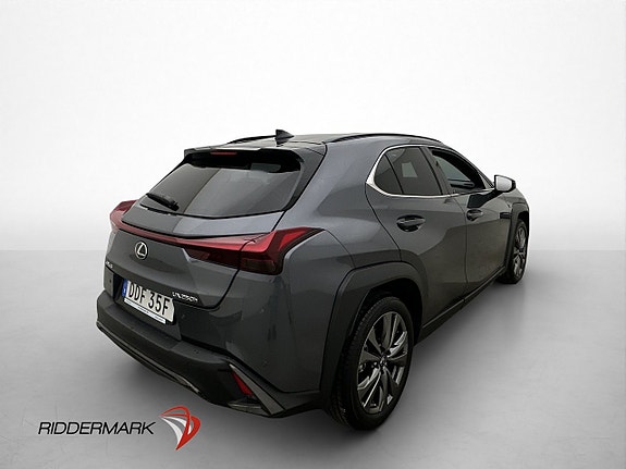 Lexus UX250h 9 of 30