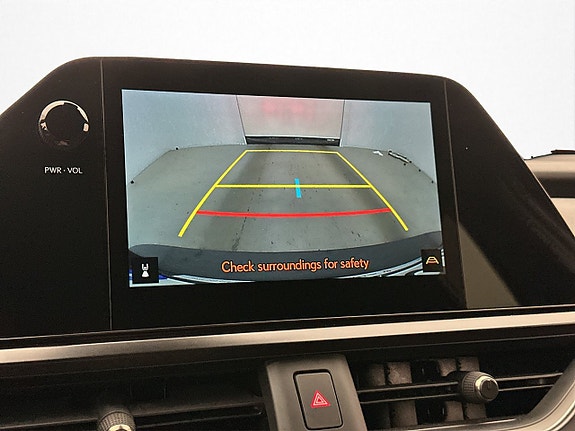 Lexus UX250h 20 of 30