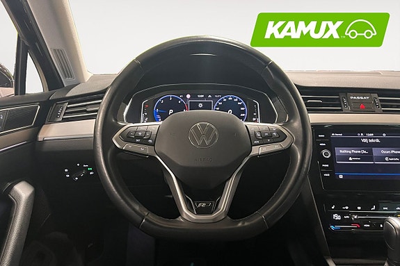 Volkswagen Passat 11 of 26