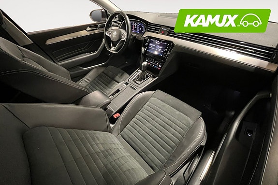 Volkswagen Passat 13 of 26