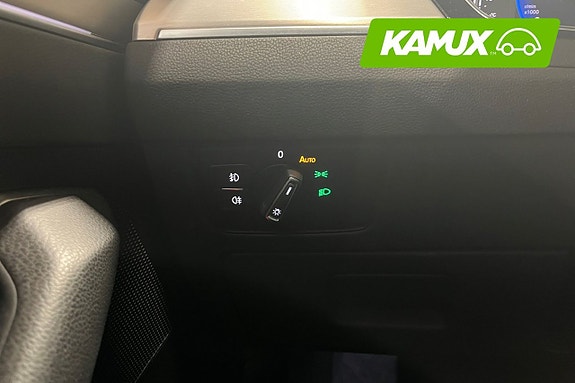 Volkswagen Passat 19 of 26