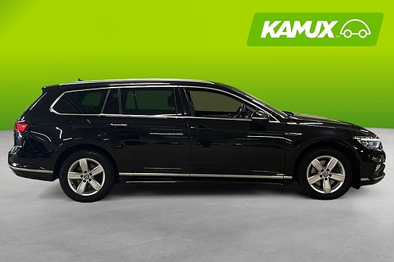 Volkswagen Passat 2 of 26