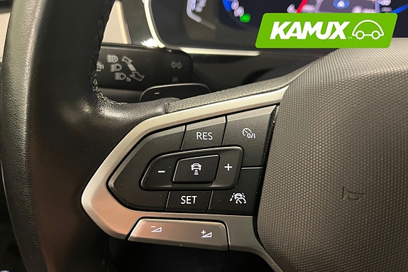 Volkswagen Passat 21 of 26