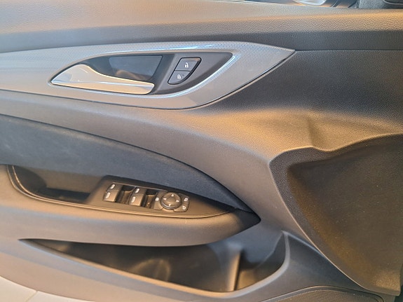 Opel Insignia 9 of 14