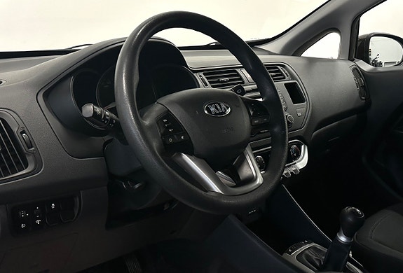 Kia Rio 6 of 10