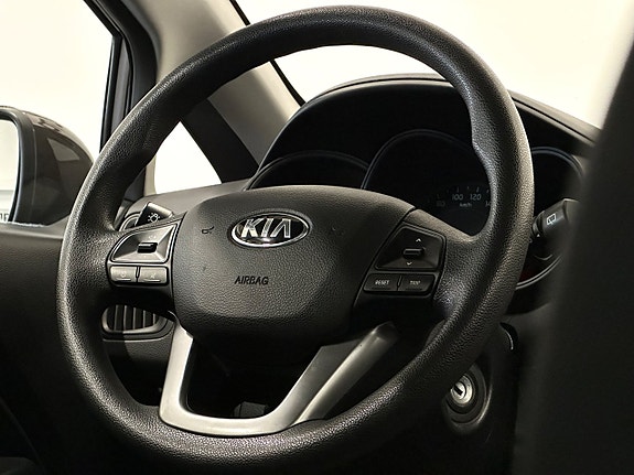 Kia Rio 9 of 10