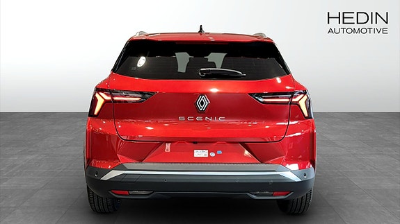 Renault Scenic E-Tech 7 of 12