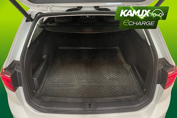 Volkswagen Passat 15 of 23
