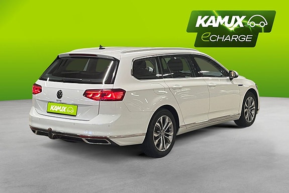 Volkswagen Passat 4 of 23