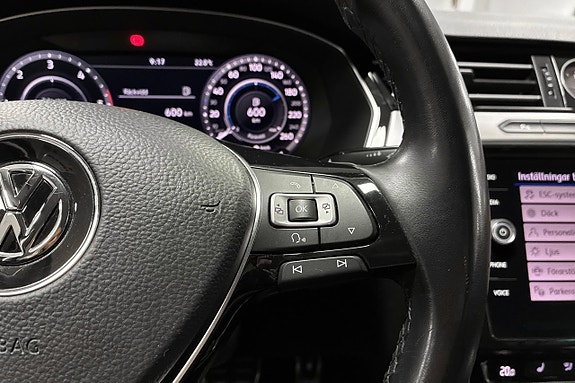 Volkswagen Passat Alltrack 22 of 28