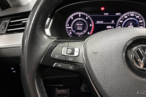 Volkswagen Passat Alltrack 21 of 28