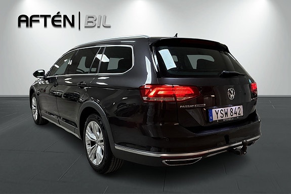 Volkswagen Passat Alltrack 8 of 28