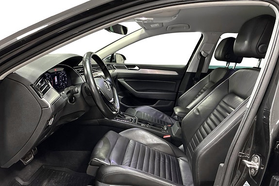 Volkswagen Passat Alltrack 13 of 28