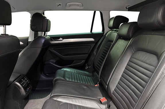 Volkswagen Passat Alltrack 16 of 28