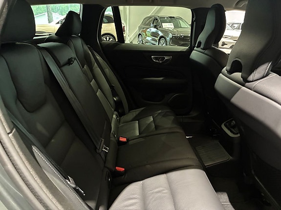 Volvo V60 13 of 19