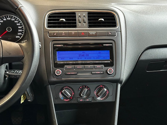 Volkswagen Polo 14 of 18