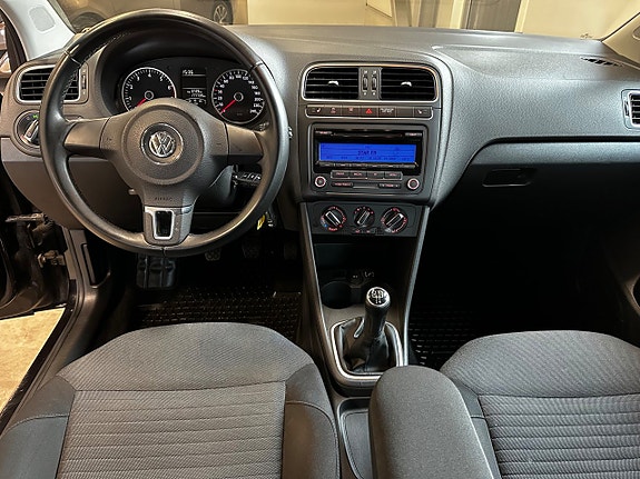 Volkswagen Polo 10 of 18