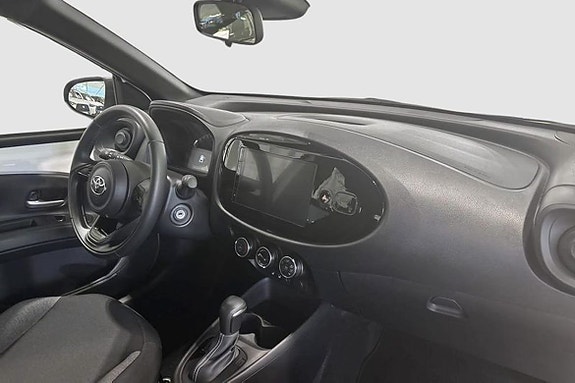 Toyota Aygo X 8 of 12
