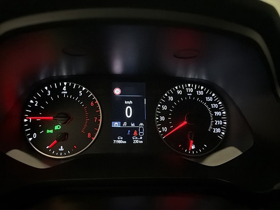 Renault Captur 13 of 30