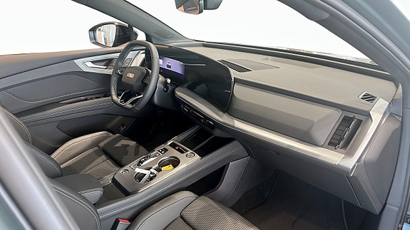 Audi Q4 e-tron 12 of 15