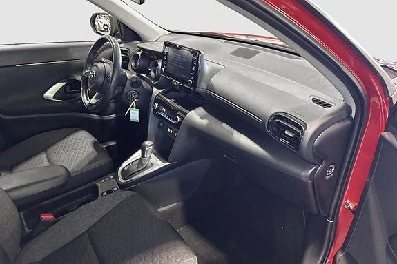 Toyota Yaris Cross 8 of 12