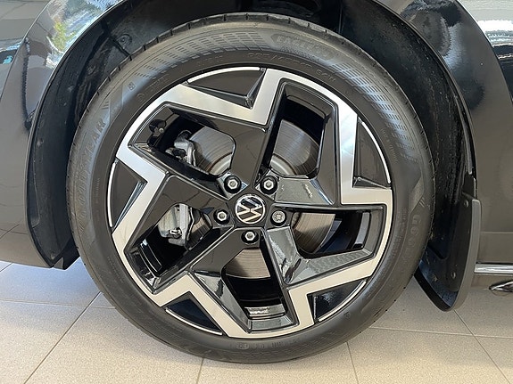 Volkswagen Passat 8 of 21