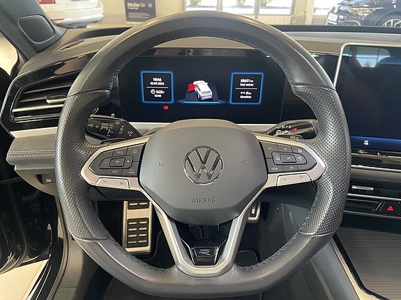 Volkswagen Passat 13 of 21