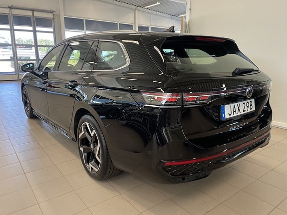 Volkswagen Passat 5 of 21