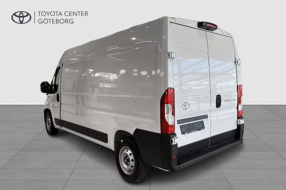 Toyota ProAce Max 2 of 10