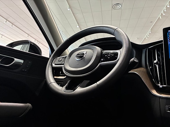 Volvo XC60 17 of 19