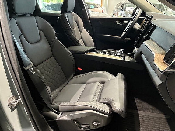 Volvo XC60 14 of 19