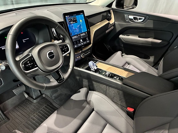 Volvo XC60 9 of 19