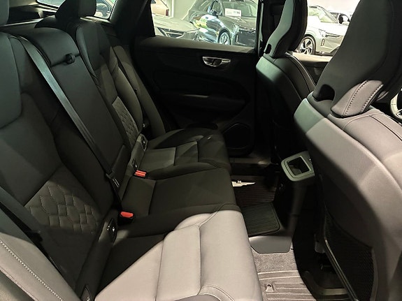 Volvo XC60 13 of 19