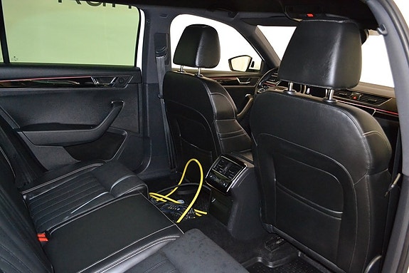 Skoda Superb 12 of 13