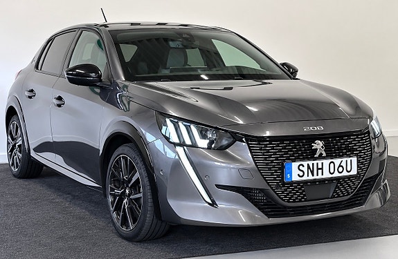 Peugeot 208 3 of 14