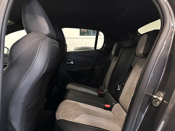 Peugeot 208 8 of 14