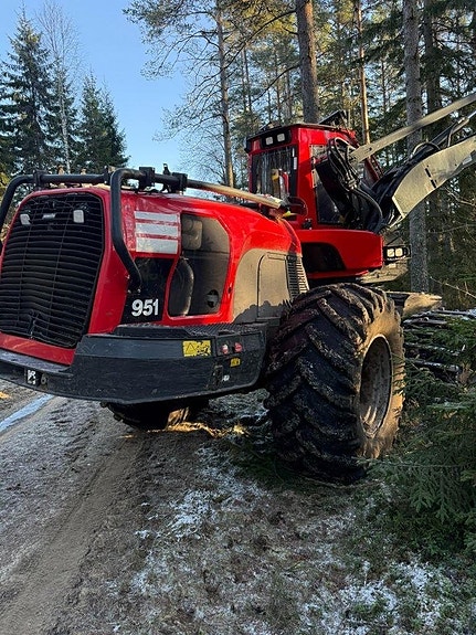 Komatsu 951 4 of 6