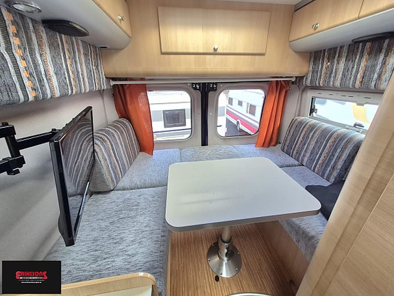Knaus Camper Van "Liten plåtis 5meter" 2 of 10