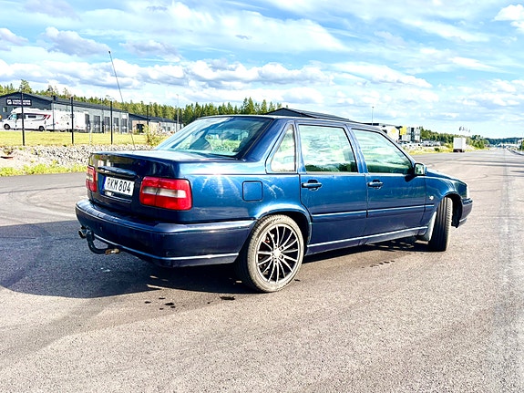 Volvo S70 2 of 6