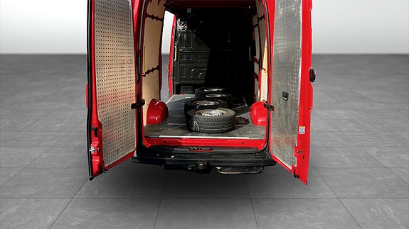 Volkswagen Crafter 12 of 12