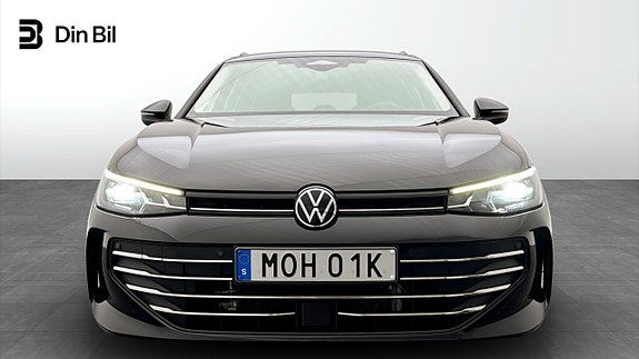 Volkswagen Passat 4 of 19