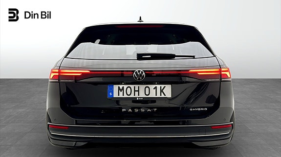 Volkswagen Passat 5 of 19