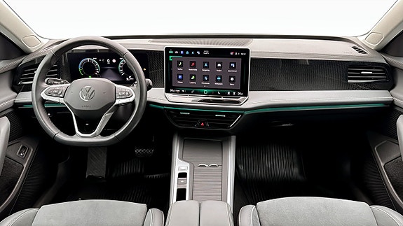 Volkswagen Passat 10 of 19