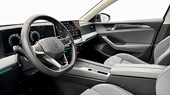 Volkswagen Passat 7 of 19