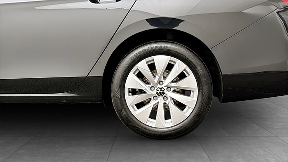 Volkswagen Passat 6 of 19