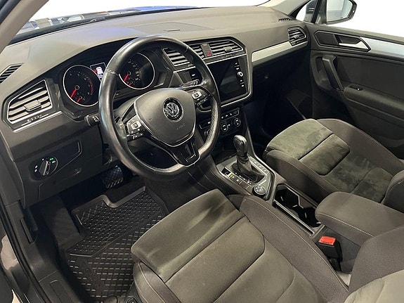 Volkswagen Tiguan 5 of 16