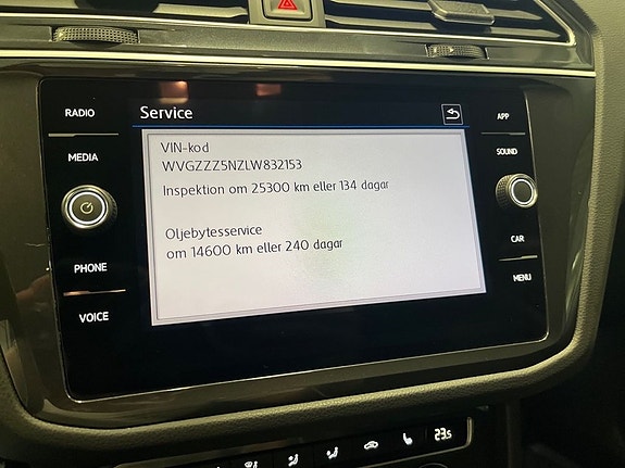 Volkswagen Tiguan 10 of 16